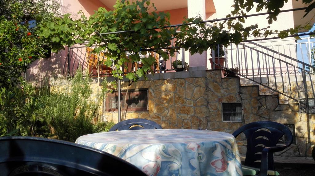 Apartment Vrulje Gornji Karin Exterior photo