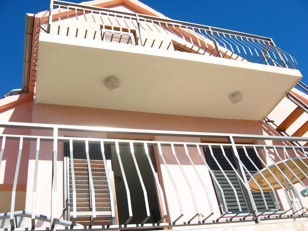 Apartment Vrulje Gornji Karin Exterior photo